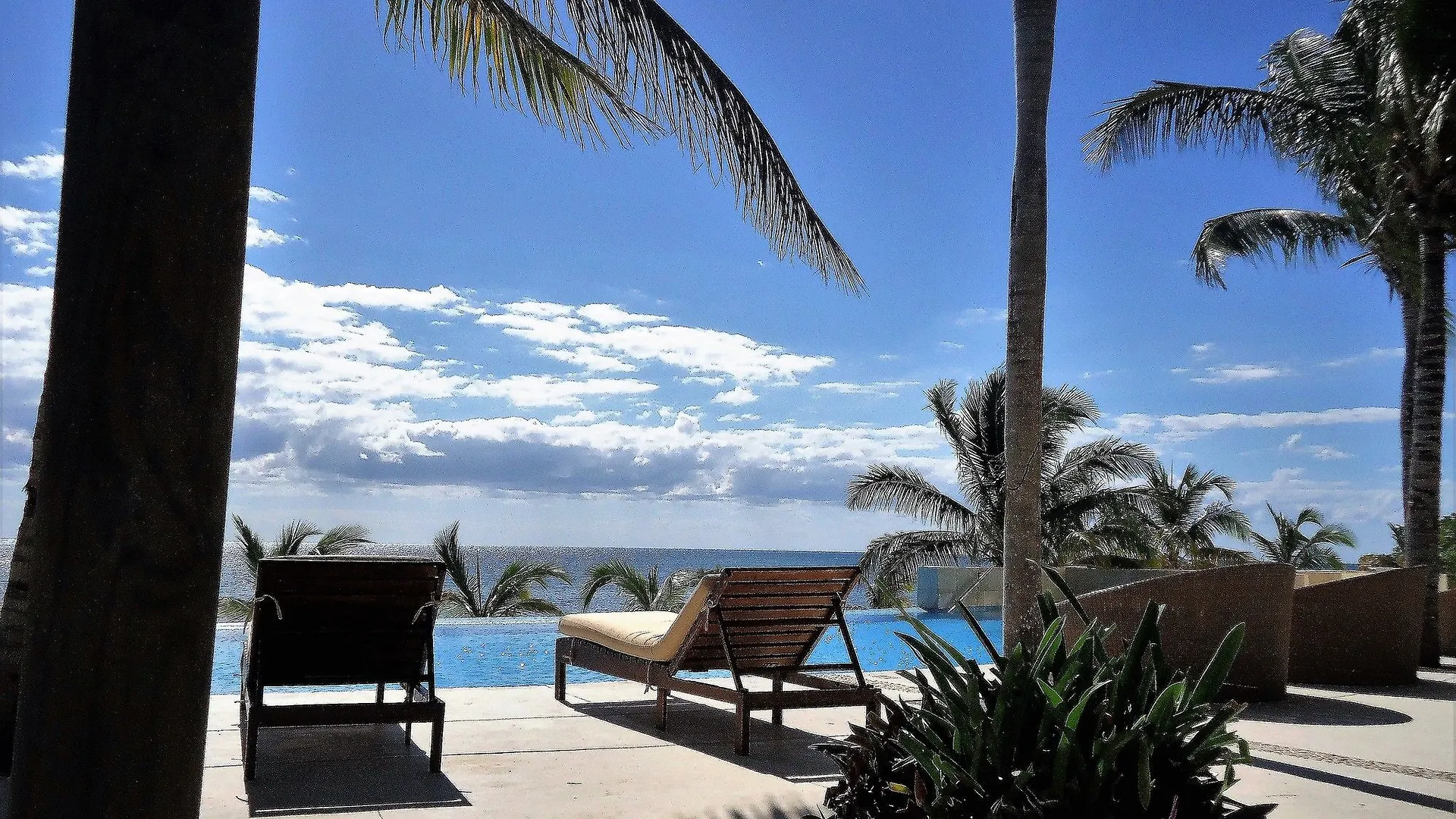 Tu Mirada Al Mar Beachfront Tower & Spa Канкун Апартаменты