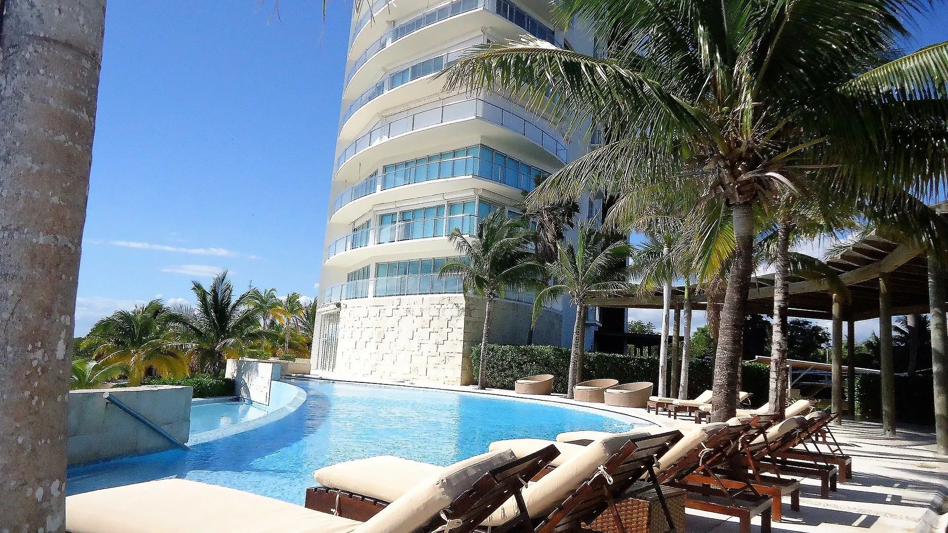Tu Mirada Al Mar Beachfront Tower & Spa Cancún